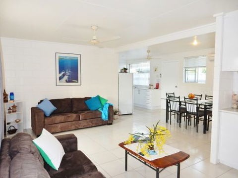 Lucinda Holiday Rentals  - St Kilda Accommodation 0