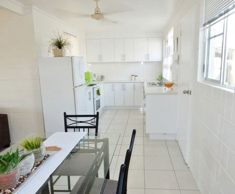 Lucinda Holiday Rentals  - St Kilda Accommodation 1