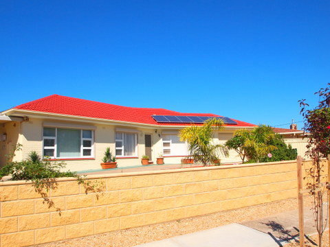 Homes Down Under - St Kilda Accommodation 1