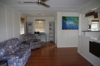 Moffat Beach Pet Friendly Holiday House - St Kilda Accommodation 5