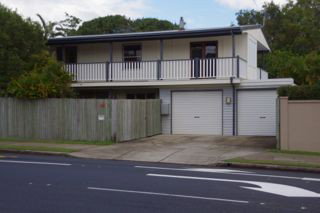 Moffat Beach Pet Friendly Holiday House - St Kilda Accommodation 8