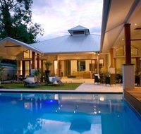 Pearl on Newell Beach - St Kilda Accommodation