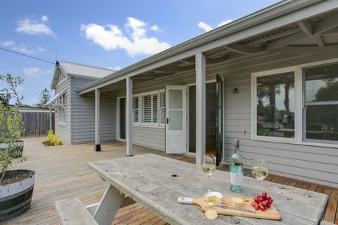 Blakiston House - St Kilda Accommodation 4