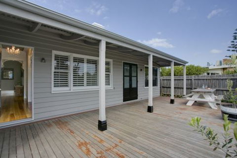Blakiston House - St Kilda Accommodation 5