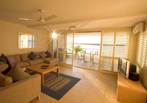 Stay In Noosa - St Kilda Accommodation 2