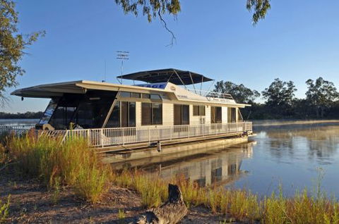 Houseboat Heaven - St Kilda Accommodation 0