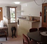 Adrienne's Place On Hill - St Kilda Accommodation