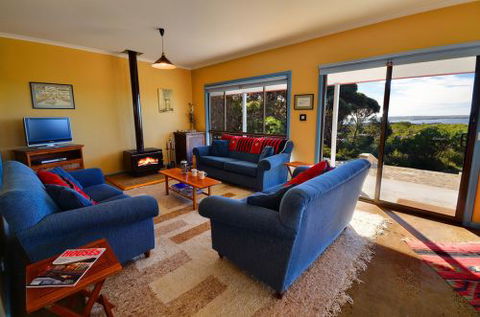 Kestrel Downs - St Kilda Accommodation 6