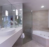 Sofitel Noosa Pacific Resort - St Kilda Accommodation