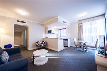 Seasons Harbour Plaza - St Kilda Accommodation 1