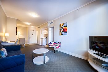 Seasons Harbour Plaza - St Kilda Accommodation 3