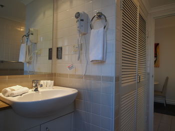 Seasons Harbour Plaza - St Kilda Accommodation 11