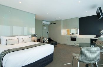 Mantra Bell City - St Kilda Accommodation 10