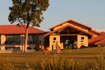 Chateau Elan - St Kilda Accommodation 13
