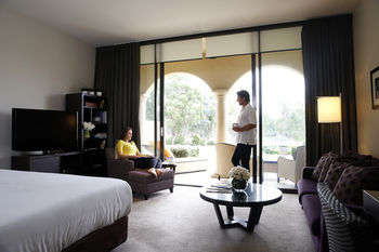 Chateau Elan - St Kilda Accommodation 26