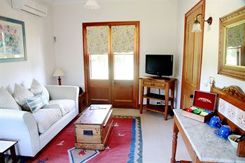 Carriages Boutique Hotel - St Kilda Accommodation 9