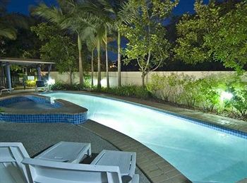Twin Quays Noosa Resort - St Kilda Accommodation 2