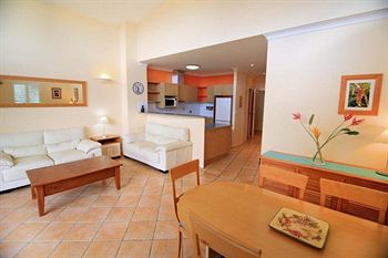 Twin Quays Noosa Resort - St Kilda Accommodation 3