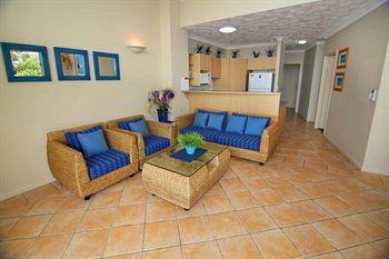 Twin Quays Noosa Resort - St Kilda Accommodation 4