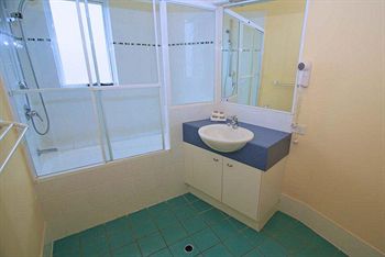 Twin Quays Noosa Resort - St Kilda Accommodation 20