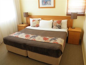 Twin Quays Noosa Resort - St Kilda Accommodation 24