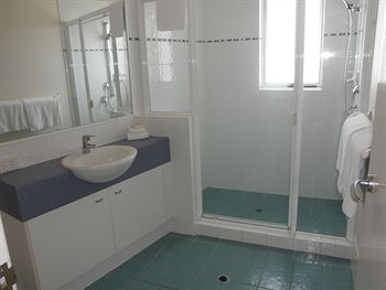 Twin Quays Noosa Resort - St Kilda Accommodation 26