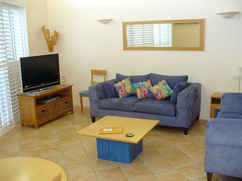 Twin Quays Noosa Resort - St Kilda Accommodation 29