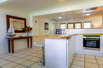 Sunset Cove Noosa - St Kilda Accommodation 14