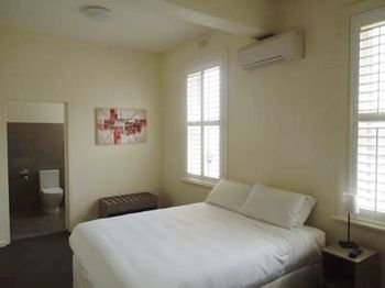 Naughtons Parkville Hotel - St Kilda Accommodation 2