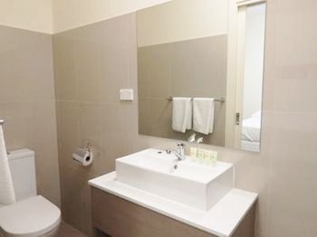 Naughtons Parkville Hotel - St Kilda Accommodation 10