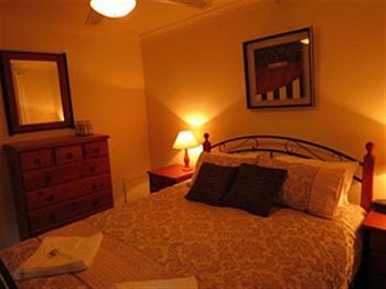 Barrington Wilderness Cedar Lodge Accommodation - St Kilda Accommodation 1