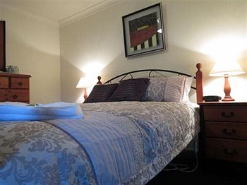 Barrington Wilderness Cedar Lodge Accommodation - St Kilda Accommodation 4