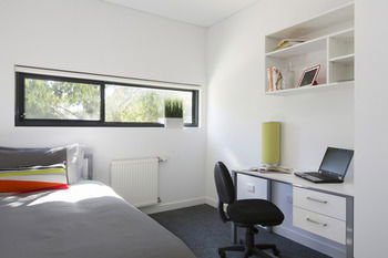 Western Sydney University Village-Campbelltown Campus - St Kilda Accommodation 4