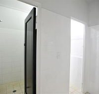 The Lakes Hotel - St Kilda Accommodation