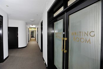 The Lakes Hotel - St Kilda Accommodation 5