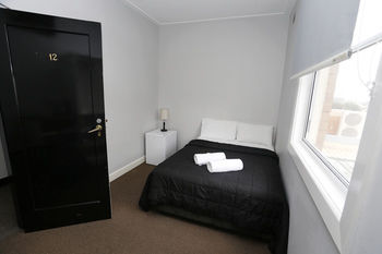 The Lakes Hotel - St Kilda Accommodation 8
