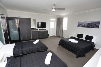 The Lakes Hotel - St Kilda Accommodation 17