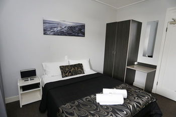 The Lakes Hotel - St Kilda Accommodation 32