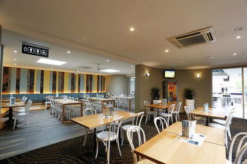 The Lakes Hotel - St Kilda Accommodation 33