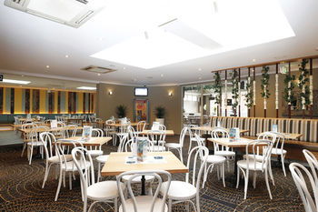The Lakes Hotel - St Kilda Accommodation 36