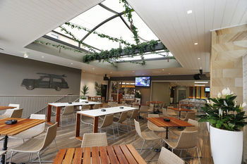 The Lakes Hotel - St Kilda Accommodation 38