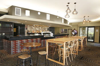 The Lakes Hotel - St Kilda Accommodation 46