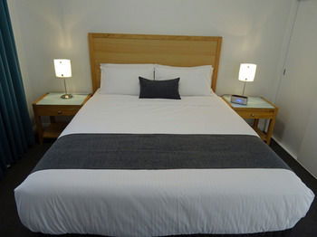 Best Western Fawkner Suites & Serviced Apartments - St Kilda Accommodation 0
