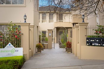 Apartments @ Kew Walpole Gardens - Kew Serviced Townhouses - St Kilda Accommodation 2
