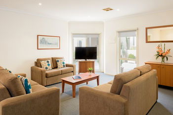 Apartments @ Kew Walpole Gardens - Kew Serviced Townhouses - St Kilda Accommodation 6