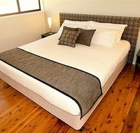 Wine Country Villas - St Kilda Accommodation