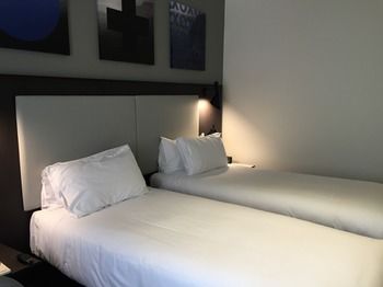 Quality Hotel CKS Sydney Airport - St Kilda Accommodation 14
