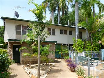 Palm Court Budget Motel Hostel/Backpackers - St Kilda Accommodation 2