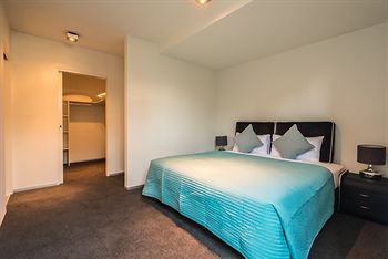 Orange Serviced Apartment - St Kilda Accommodation 3