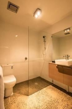 Orange Serviced Apartment - St Kilda Accommodation 9